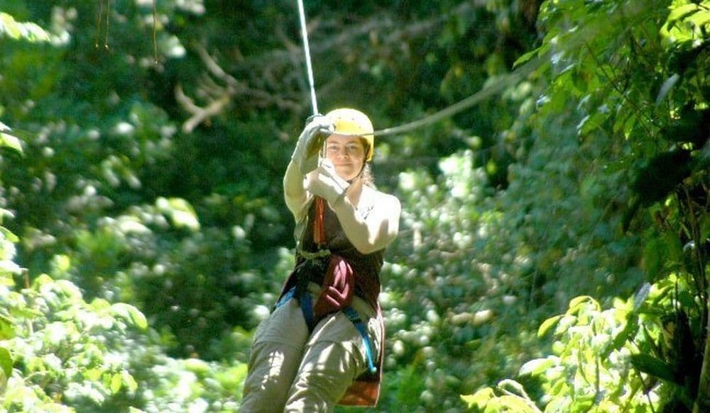 fille-tyrolienne-Costa-Rica
