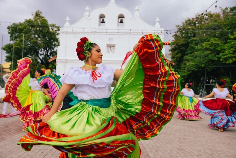 Woman-dancing-punto-guanacasteco-Nicoya